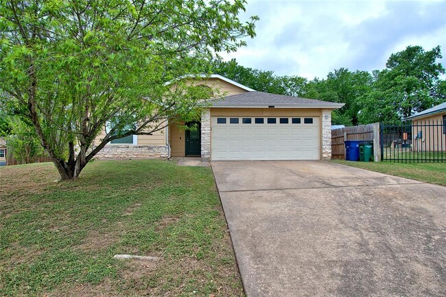 Building Photo - 12100 Lavinia Ln