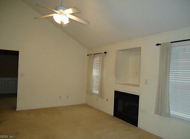 Building Photo - 2302 Westgate Cir