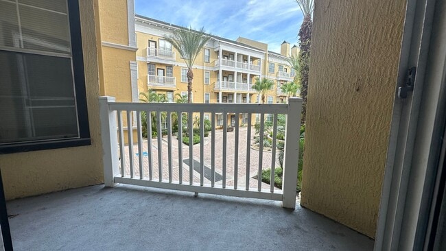 Building Photo - City Living Meets Comfort – 2BR/2BA Condo in Prime Downtown Location