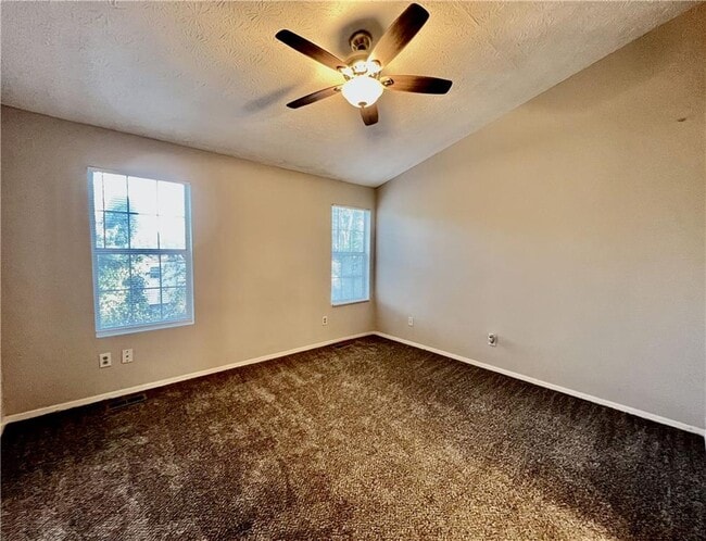 Building Photo - 206 Wedgewood Way