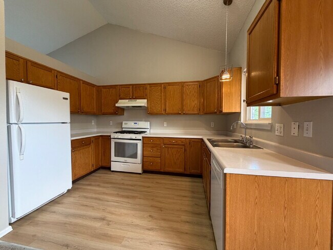 Building Photo - Beautiful Four Bedroom Home with Finished Basement in Spring Creek Meadows!