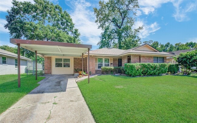 Building Photo - 10226 Envoy St