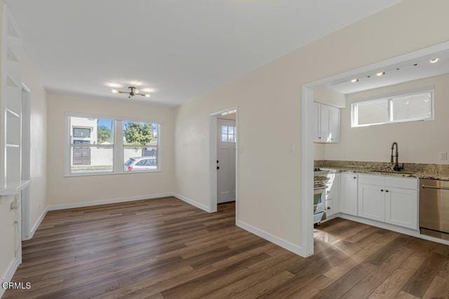 Building Photo - 6131 Ranchito Ave