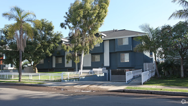 Building Photo - Menlo Apartments