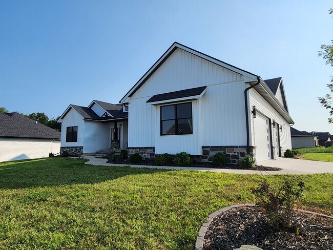 Building Photo - 6817 Timber Ct
