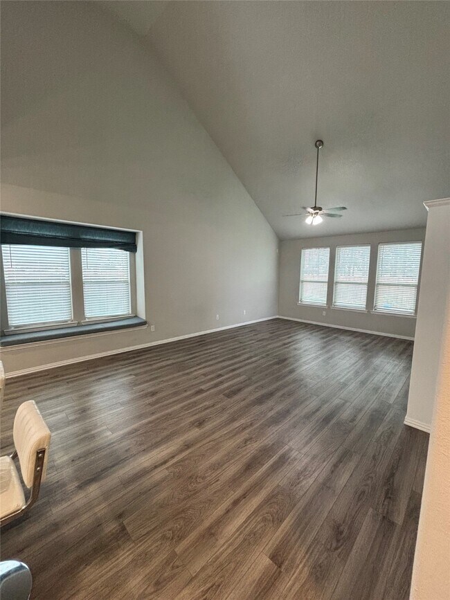 Building Photo - 3734 Bach St