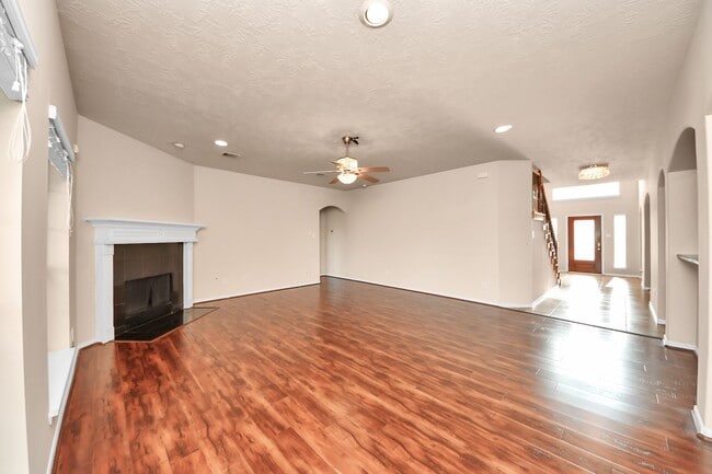 Building Photo - 14311 Lakepointe Bend Ln