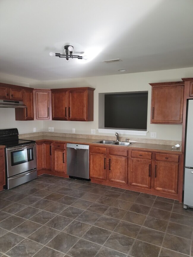 Building Photo - 2051 Cambria Dr