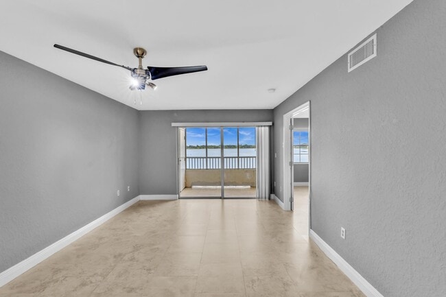 Building Photo - 2811 N Oakland Forest Dr