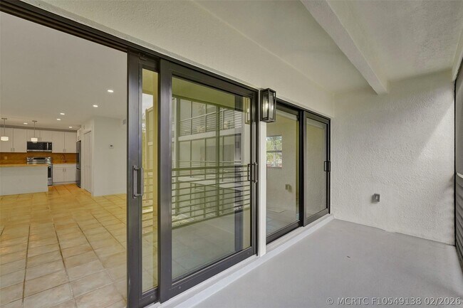 Building Photo - 4040 N Hills Dr