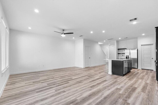 Building Photo - 3221 Rainwood Gate Dr