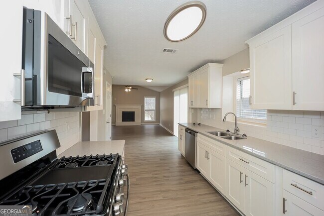 Building Photo - 576 Flint Ridge Ct