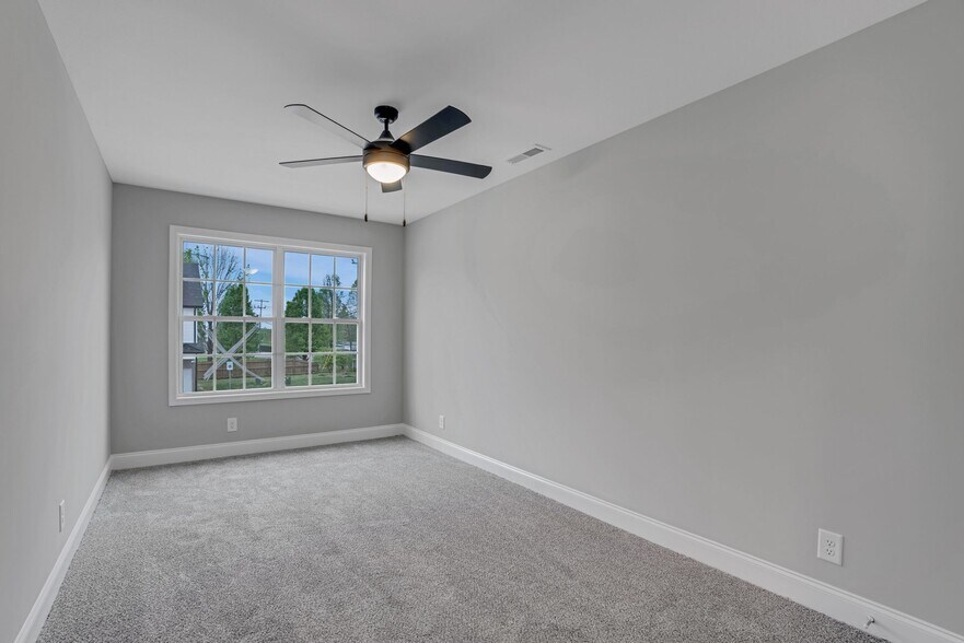 Building Photo - Excell Pointe 3 Bedroom Townhomes