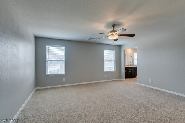 Building Photo - 945 Willow Berry Ave