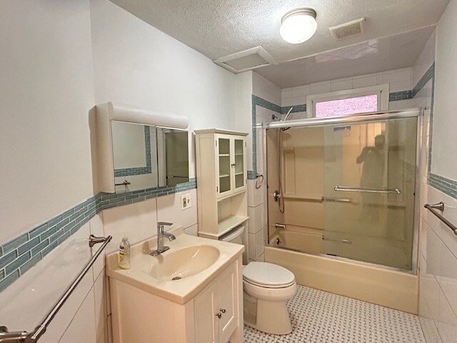 Building Photo - 11 Chilcott Pl