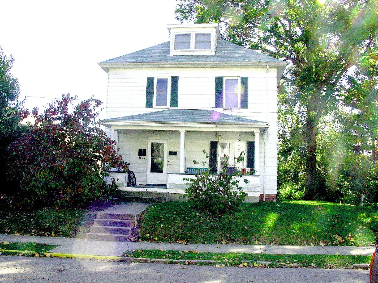 Building Photo - 45 Sunnyside Dr