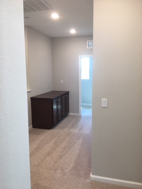 Building Photo - Natomas Crossing Nearly New Rental w/4 Bed...