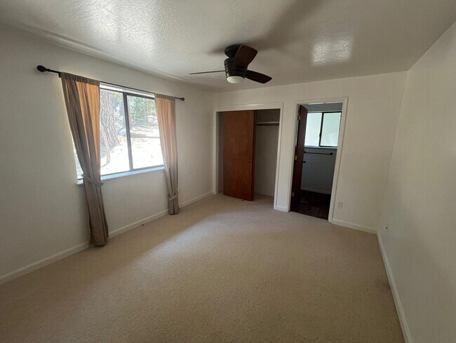 Building Photo - 13254 Wells Fargo Dr