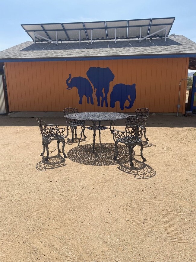 Building Photo - Furnished 2BR Joshua Tree Retreat | Ideal for 3–6 Month Stay |