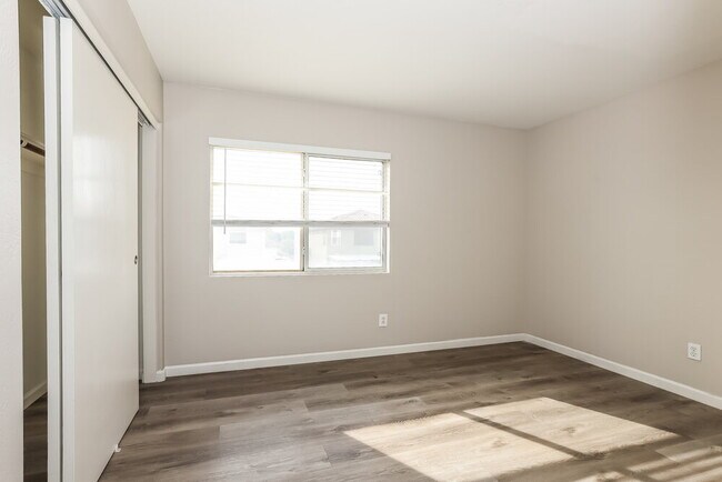 Building Photo - 12221 W Larkspur Rd