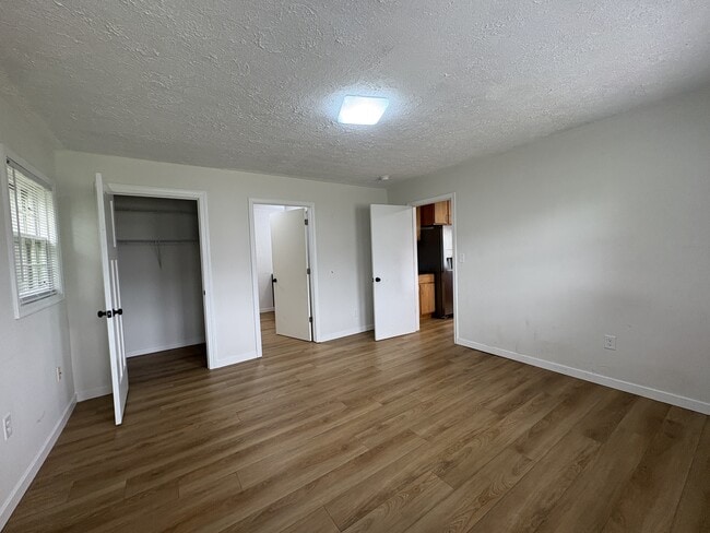 Building Photo - 499 Greenwell Ct