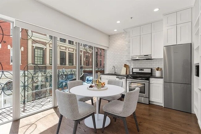 Building Photo - 126 Salem St