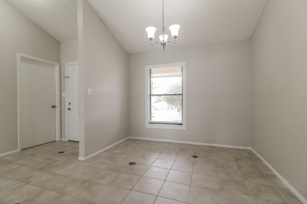 Building Photo - 1066 Weaver Dr