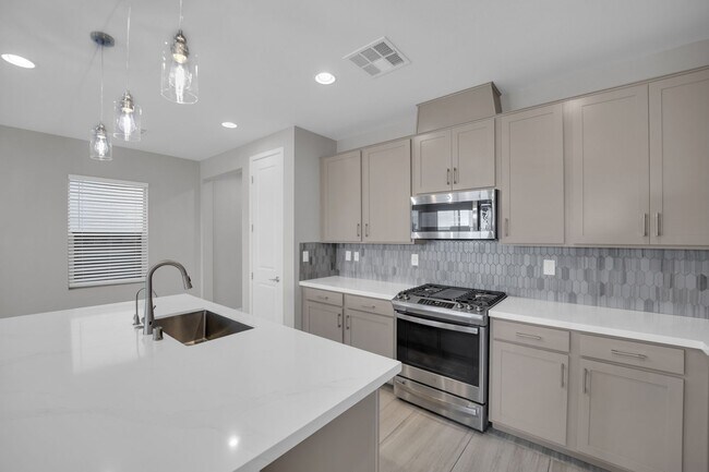 Building Photo - 4bedroom home in Summerlin