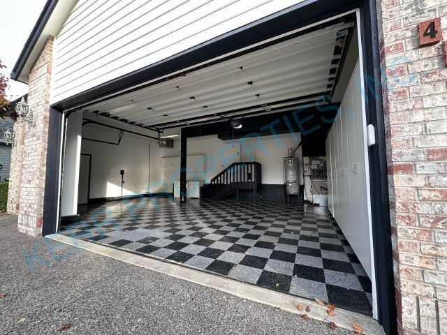 Building Photo - 4287 NE 1st St