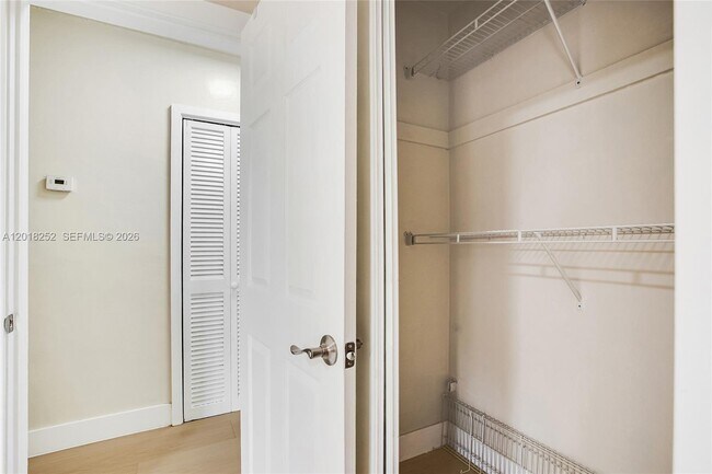 Building Photo - 532 SW 79th Ave