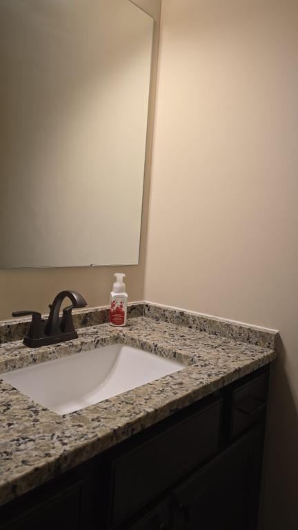 Building Photo - 6002 Bedstone Dr