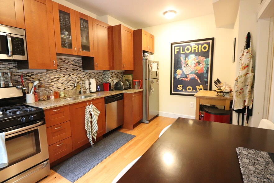 Building Photo - 30 Addington Rd