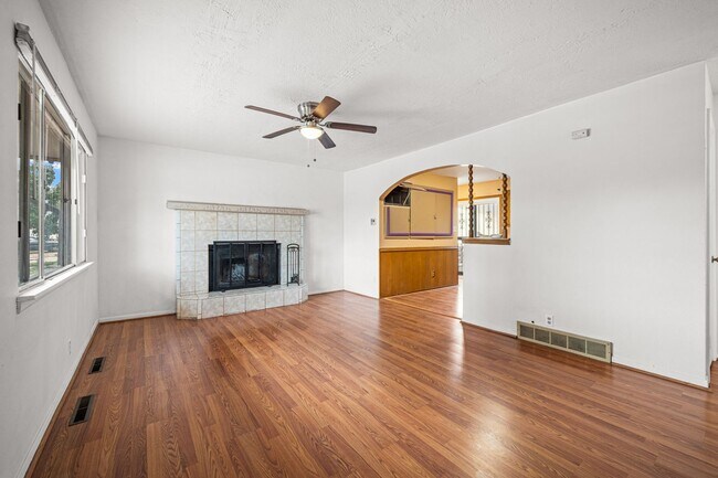 Building Photo - 4 Bed ranch home in Pueblo with Garage!