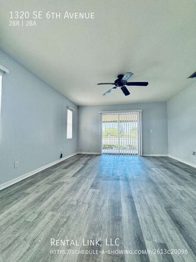 Building Photo - 1320 SE 6th Ave