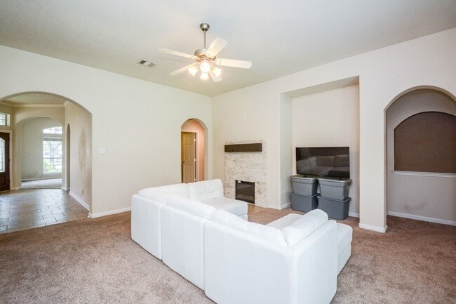 Building Photo - 3848 Armand Dr