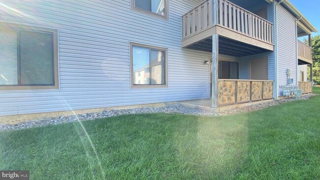 Building Photo - 403 Hickory Cir