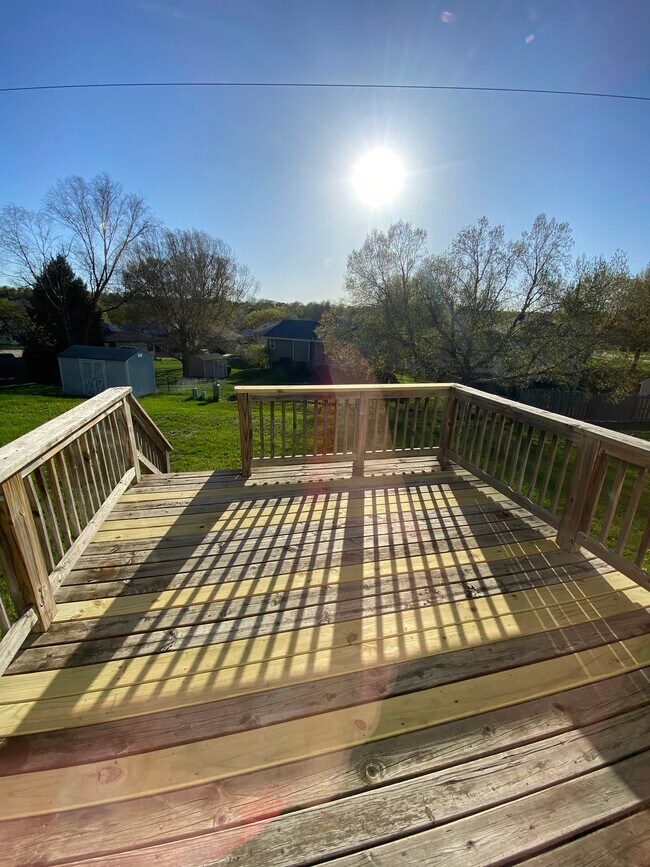 Building Photo - 5606 S 114th St