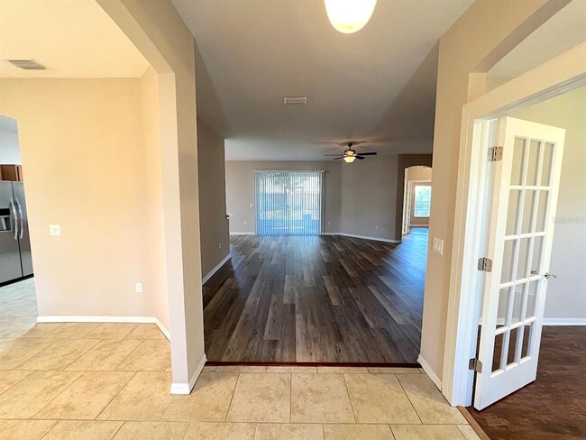 Building Photo - 7 Zither Ct