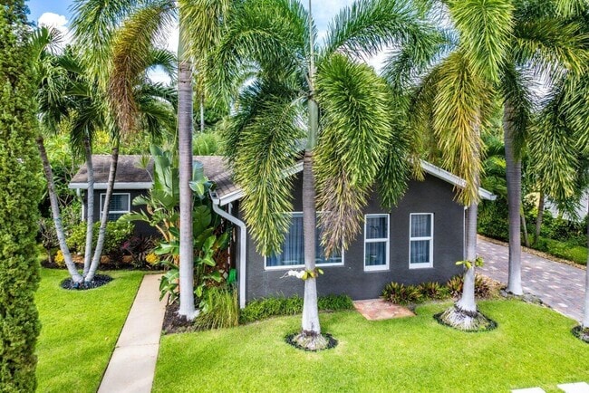 Building Photo - 1911 Parker Ave