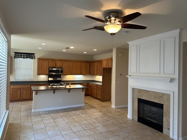 Building Photo - Lathrop 5 Bedroom 3 Bathroom Home