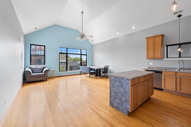 Building Photo - 4820 S Champlain Ave