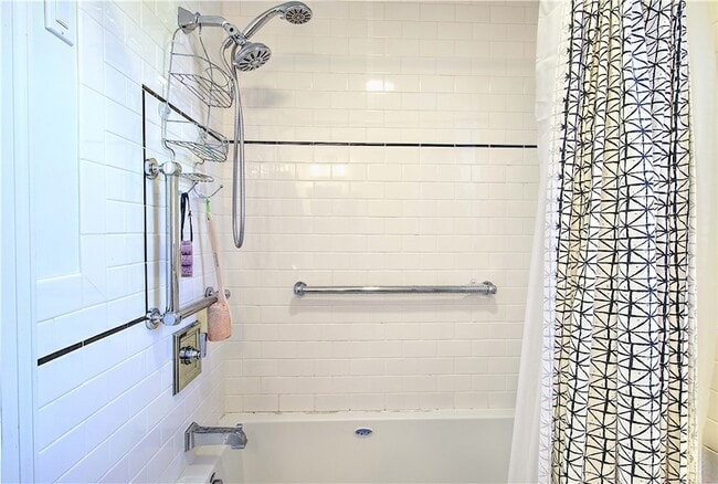 Building Photo - 1180 Narragansett Blvd