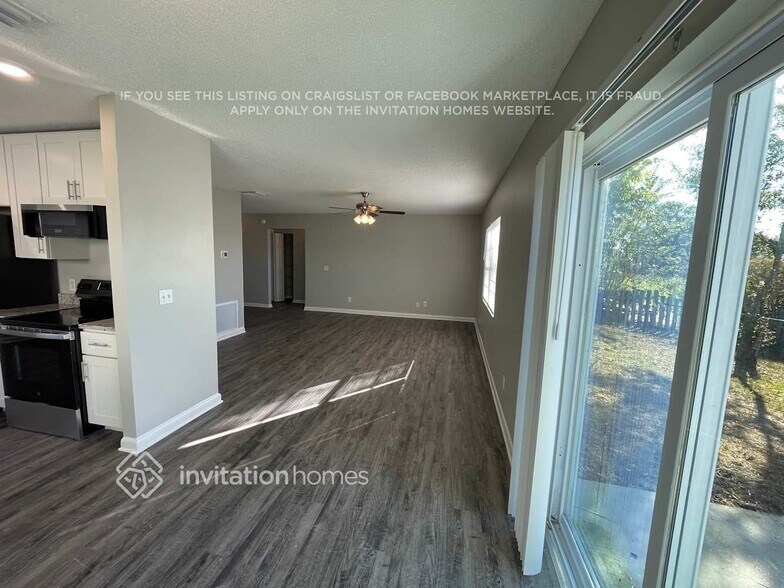 Building Photo - 7813 Chaperon Ct