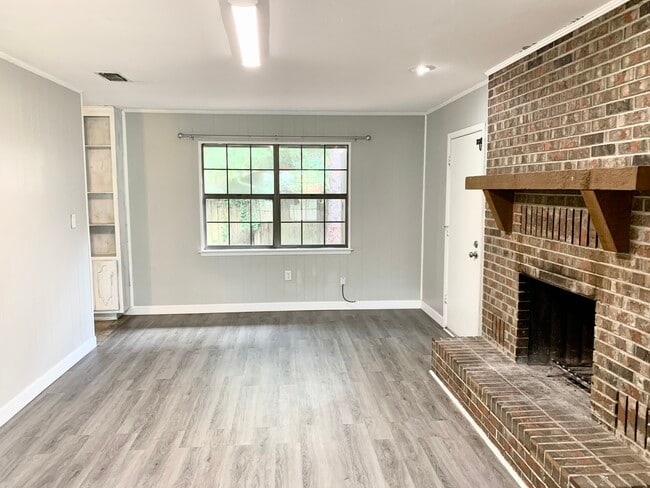 Building Photo - 317 Somerset Dr
