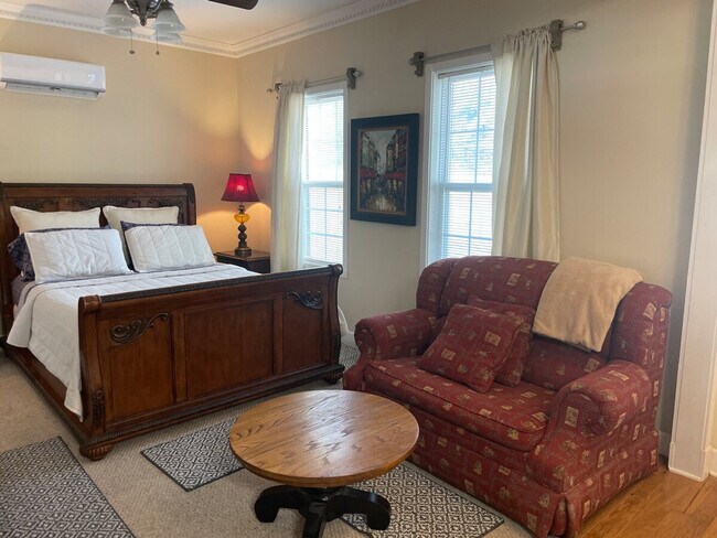 Building Photo - 175 Schools Dr