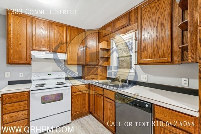 Building Photo - 1383 Connell St