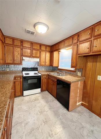 Building Photo - 1319 N Clay St