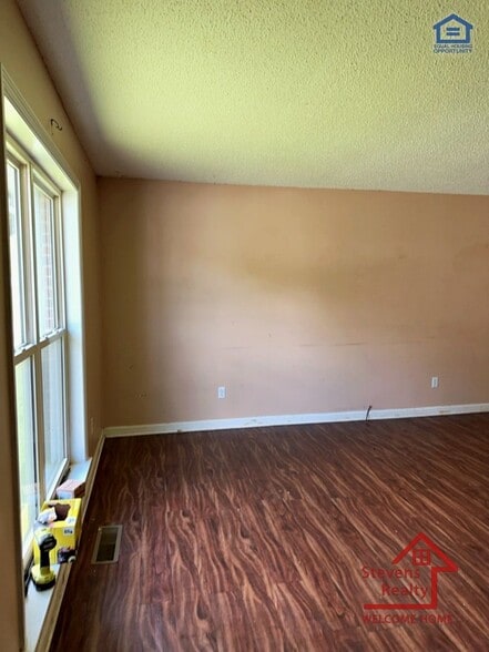 Building Photo - 4705 Metro Park Ln