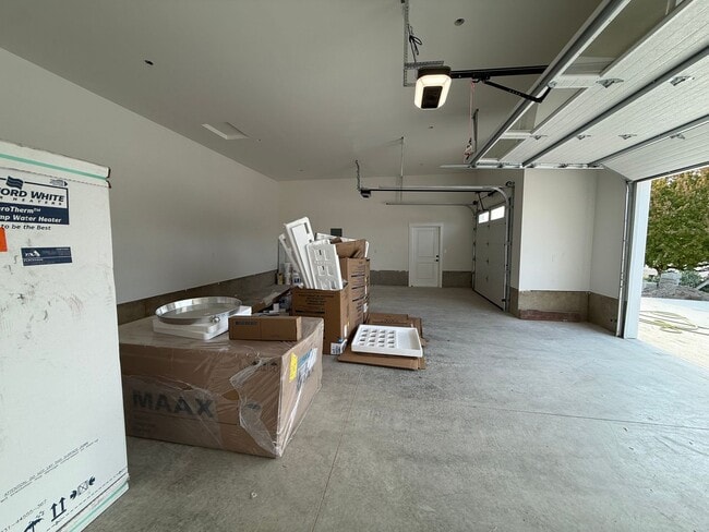 Building Photo - MOVE IN SPECIAL!!! Newly Built Home in Bir...