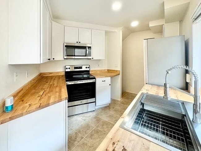 Building Photo - 8316 Via Sonoma